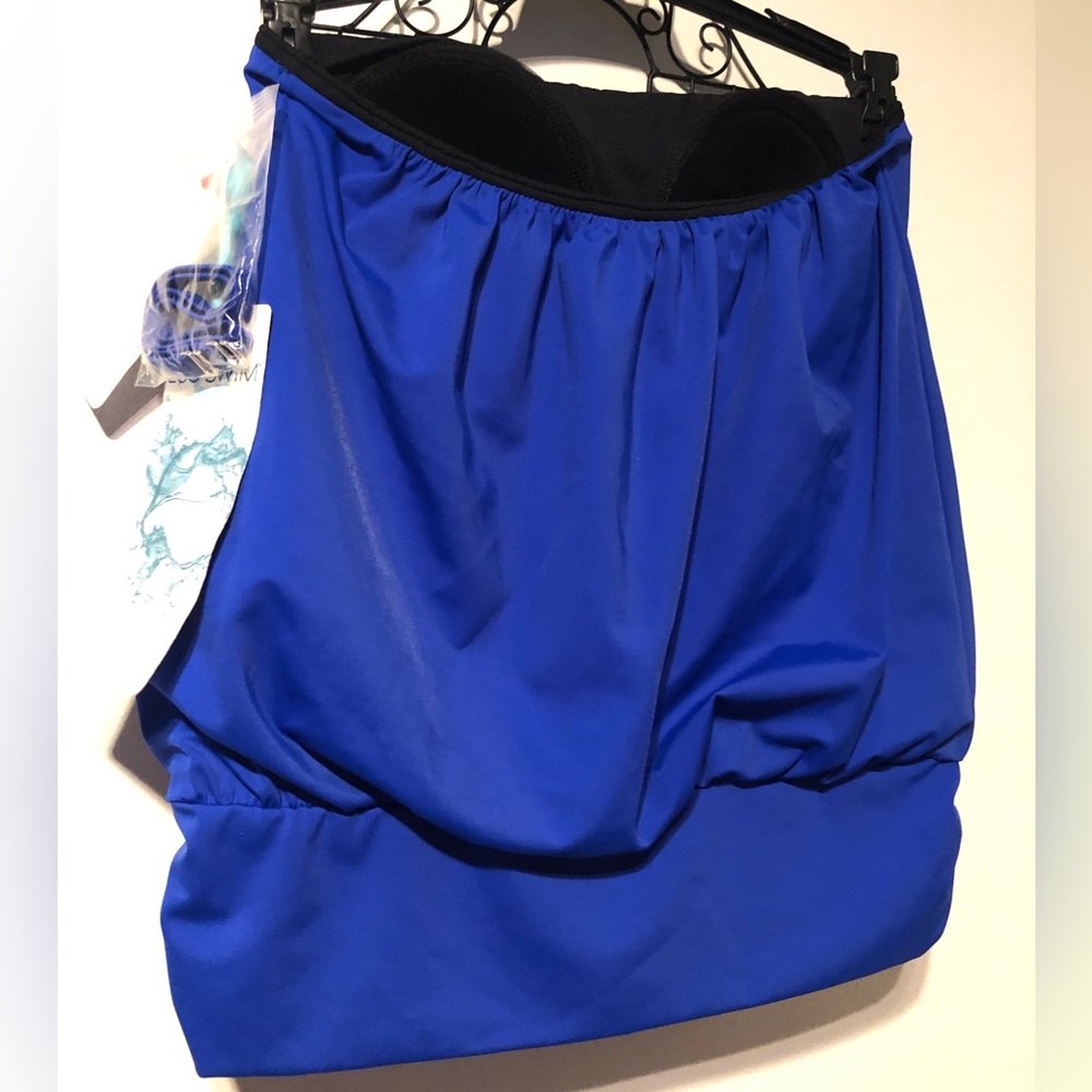 AQUA GREEN, ECO SWIM WOMEN’S SWIM TOP NWT WITH STRAPS SIZE 8 IN BLUE COLOR - Picture 6 of 9